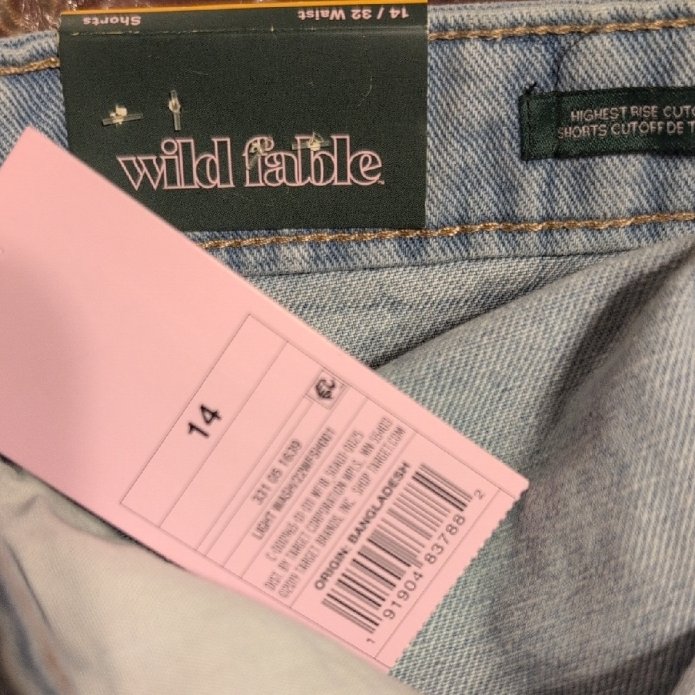 WILD FABLE Womens Light Wash Highest Rise Cut-Off Distressed Jean Shorts - Picture 2 of 15